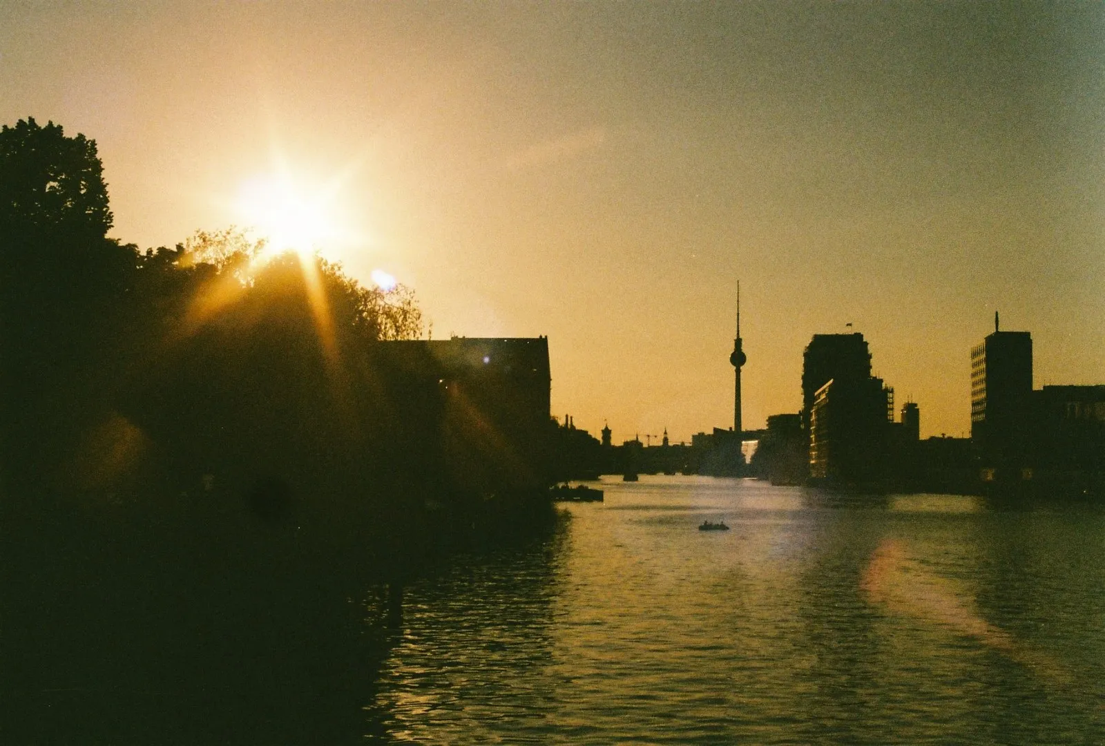 #filmisnotdead no.14 — kare 12