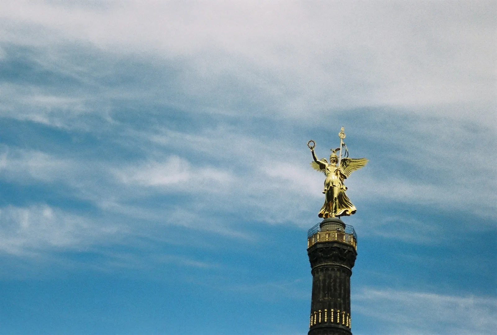 #filmisnotdead no.16 — kare 17